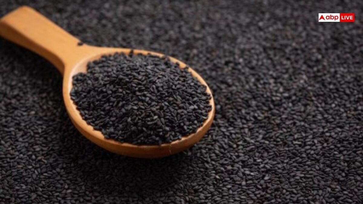 गुब्बारे की तरह फूले पैट को पिचका देगा ये काले रंग का बीज, बस रोजाना कर लें इस तरह सेवन