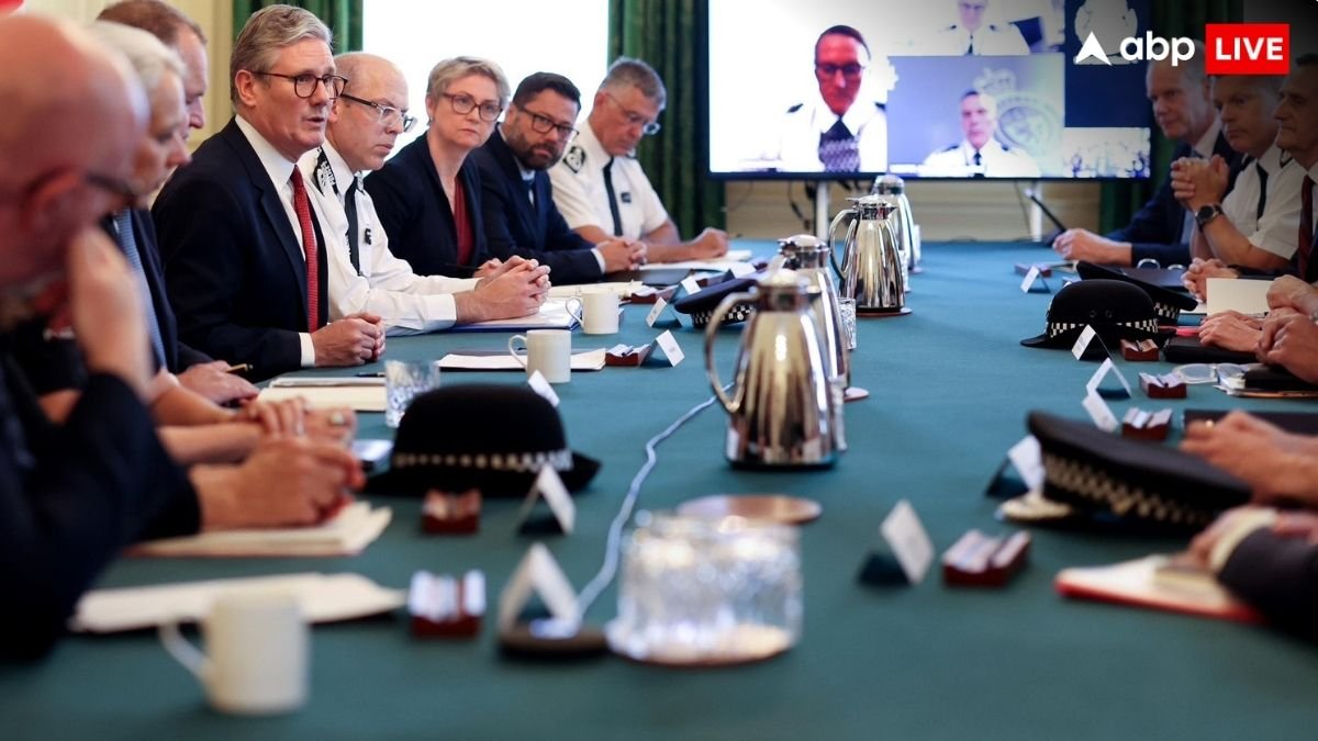 ट्रंप की राह पर ब्रिटेन! UK में अवैध प्रवासियों के खिलाफ कार्रवाई तेज, भारतीय रेस्तरां भी लपेटे में