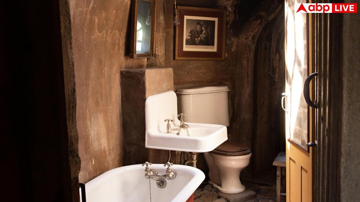 Things not to keep in Bathroom: ये 9 चीजें बाथरूम में रखने से पहले कम से कम 2 बार सोच लेना, नहीं तो पड़ जाएंगे लेने के देने