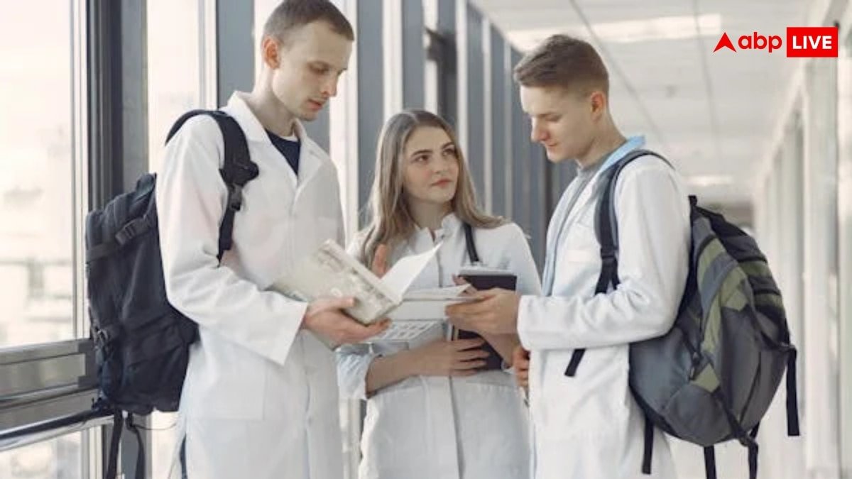 विदेश में MBBS करने के पास करना होगा NEET-UG, मेडिकल छात्रों को छूट देने से सुप्रीम कोर्ट का इंकार