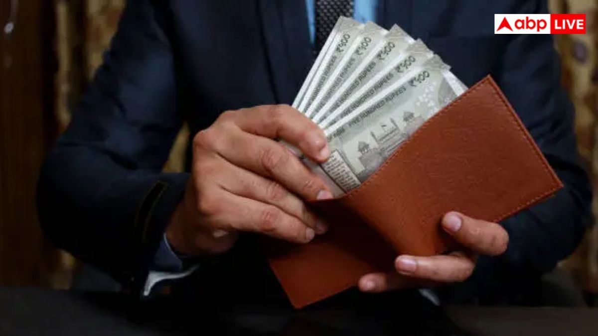 DA Hike: रक्षाबंधन से पहले मिलेगा केंद्रीय कर्मचारियों को तोहफा, DA में इतनी बढ़ोतरी की है उम्मीद