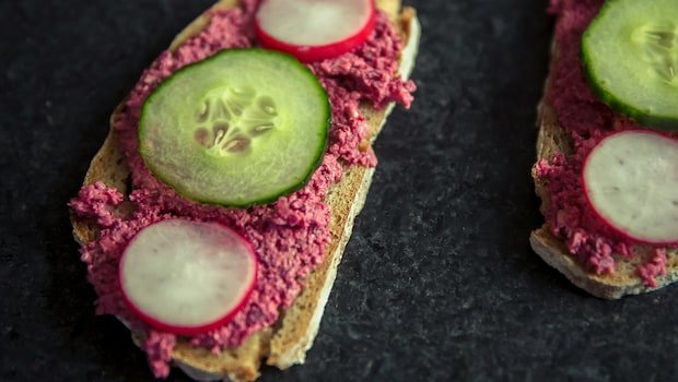 Beetroot Dahi Sandwich: A Perfect Healthy Recipe For Breakquick