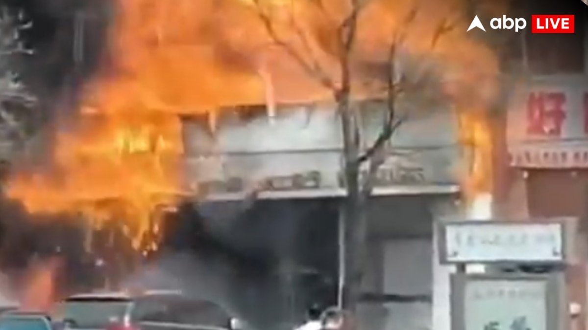 चीन के एक रेस्टोरेंट में लगी भीषण आग, जिंदा जल गए 22 लोग; कई घायल