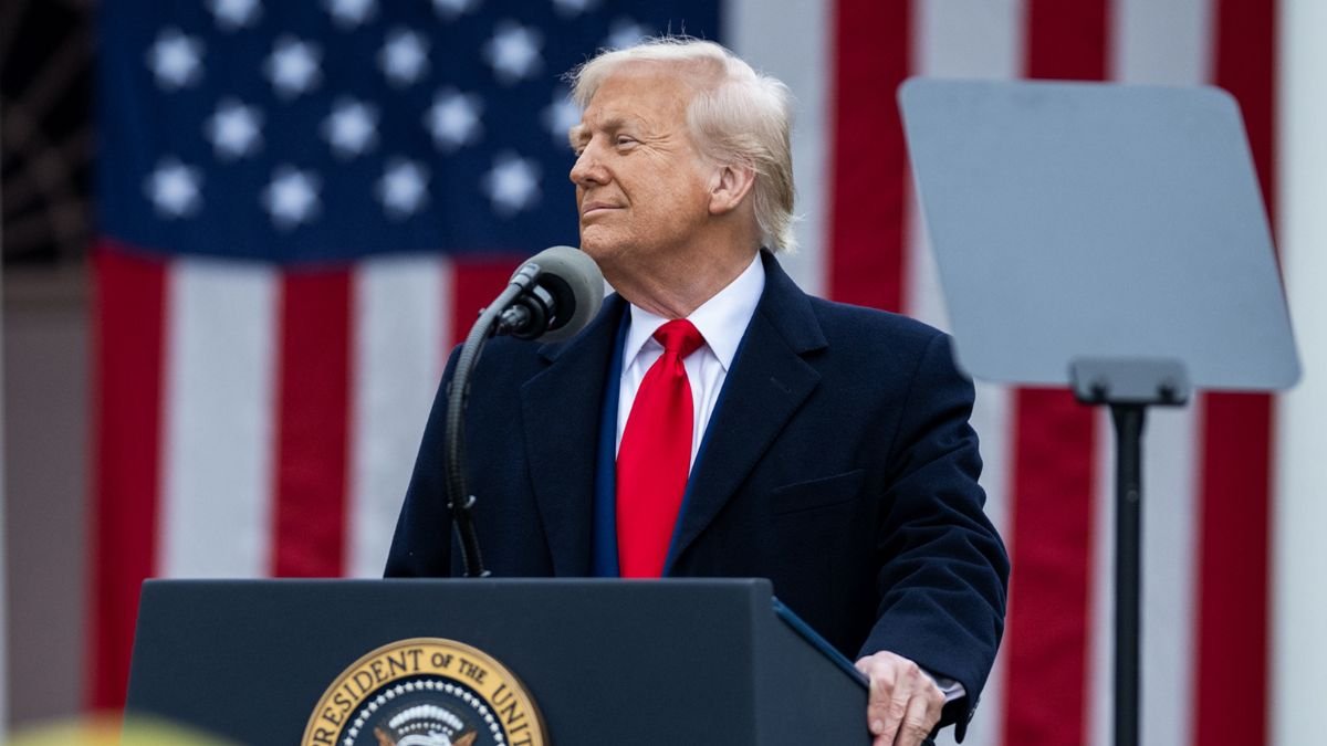 पिछले एक साल में संपत्ति हुई दोगुनी, डोनाल्ड ट्रंप ने कैसे किया ये चमत्कार? जानें ट्रुथ सोशल और क्रिप्टो से कनेक्शन