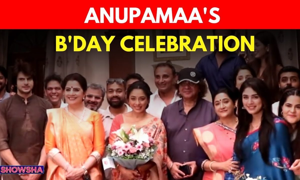 Rupali Ganguly Celebrates Birthday On The Sets Of Anupamaa With Co-Stars | WATCH