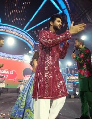 The crowd goes wild as #RohitSaraf charms everyone at the promotions of #SSKTK