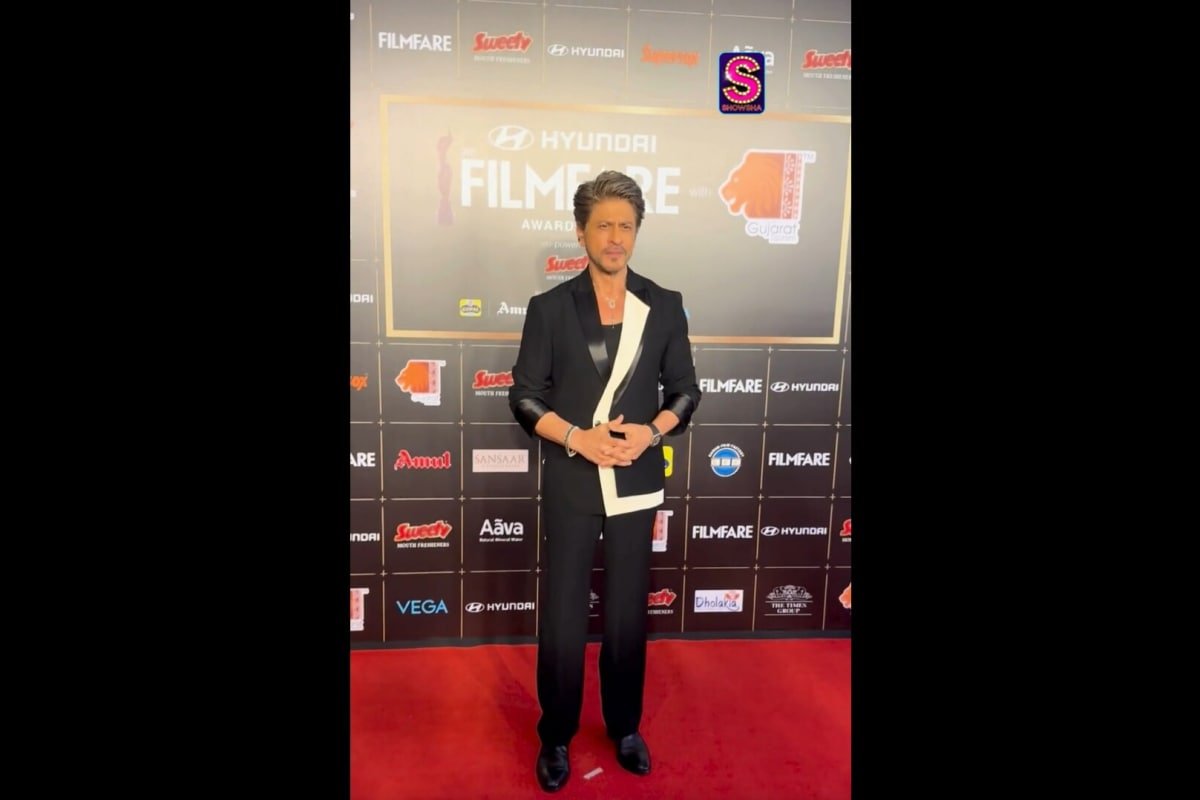 Oh so dapper! Shah Rukh Khan lights up the red carpet with effortless charm.