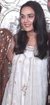 Preity Zinta’s Smile Outshines Her Outfit at Manish Malhotra’s Diwali Bash