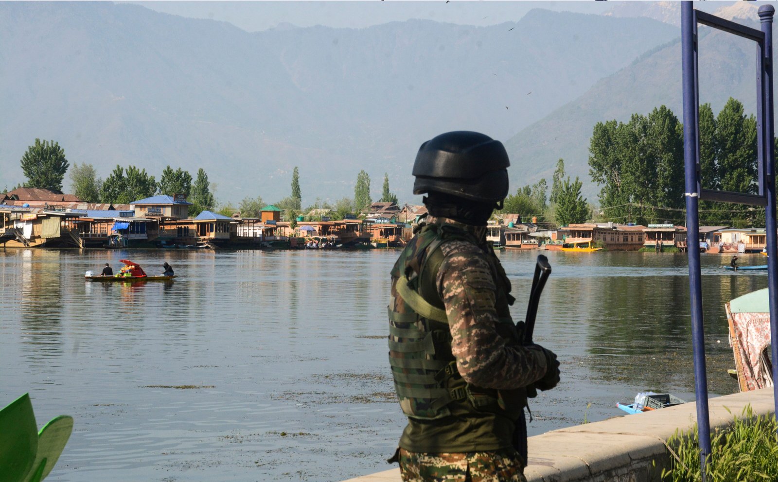 India Pakistan Tension Live: पहलगाम हमले के बाद एक्शन में भारत, पाकिस्तान के 16 यूट्यूब चैनलों पर लगाया बैन; चीन और तुर्किए से मदद मांग रहे शहबाज