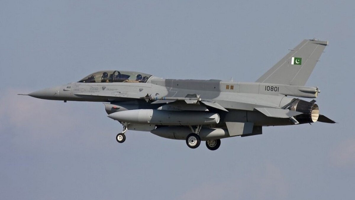 भारत के एक्शन से डरा पाकिस्तान, हमले का सता रहा डर, PAK एयरफोर्स ने कराची हार्बर पर उतार दिए फाइटर जेट