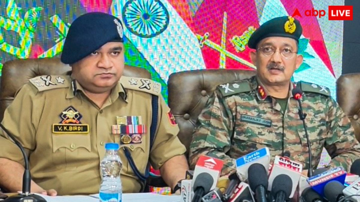 CRPF के DG को कितनी मिलती है सैलरी, 8वें वेतन आयोग से इसमें कितना होगा इजाफा?