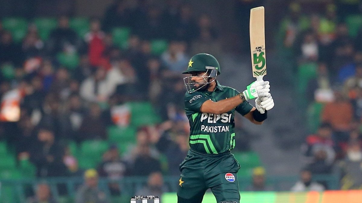 PAK vs NZ: कीवियों के आगे बाबर आजम ने टेके घुटने, चैंपियंस ट्रॉफी से पहले करवाई पाकिस्तान टीम की बेइज्जती