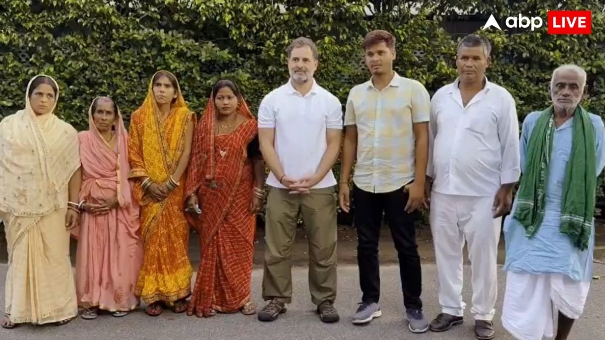 राहुल गांधी से मिलने पहुंचे चुनाव आयोग के रिकॉर्ड में मृत लोग, कांग्रेस नेता ने कहा- दिलचस्प अनुभव हुए हैं