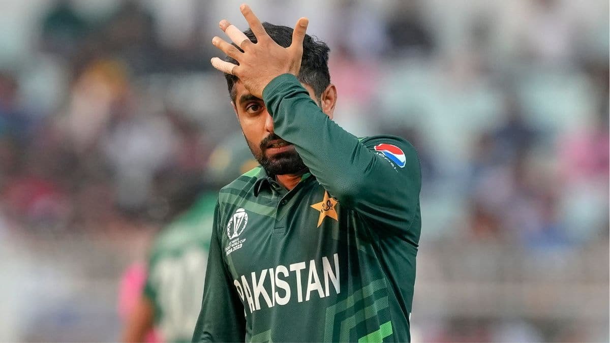 ICC का पाकिस्तानी बल्लेबाज Babar Azam पर एक्शन, दे डाली बड़ी सजा; जानें क्या है पूरा मामला