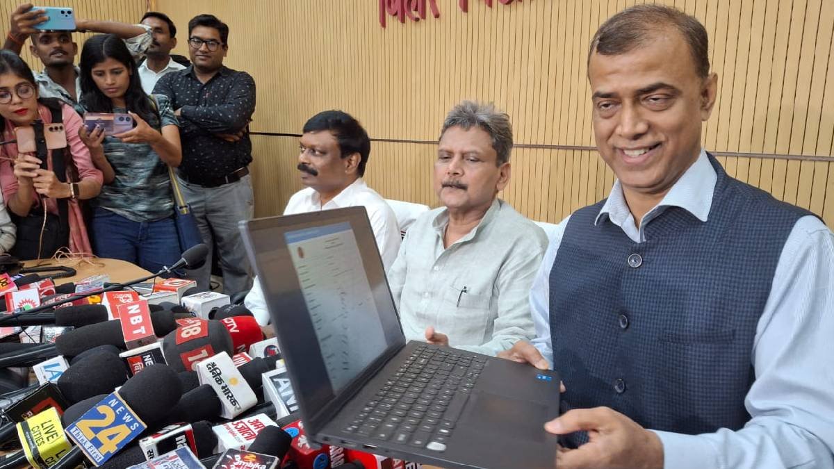 Bihar Inter Result 2025: बिहार में सफलता की ऊंचाइयों को छू रही बेटियां, 12वीं की परीक्षा में फिर मारी लड़कों से बाजी