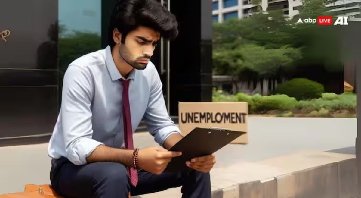 देश में कितने युवा नौकरी के लिए भटक रहे दर बदर? सरकार ने पहली बार जारी किया मासिक आंकड़ा