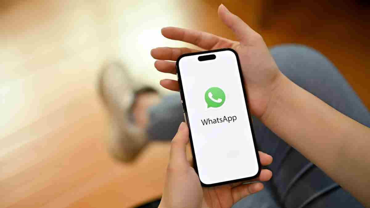 WhatsApp यूज़ कर रहे हैं? ये 5 प्राइवेसी फीचर्स तुरंत ऑन करें वरना हो सकती है जासूसी