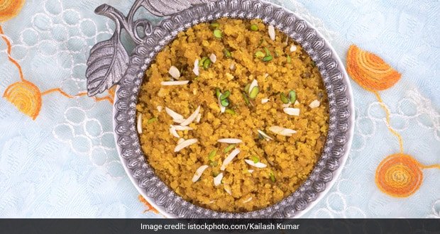 Ramadan Special: Try This Delicious Dates (Khajoor) Halwa Recipe For Iftaar - Watch Recipe Video