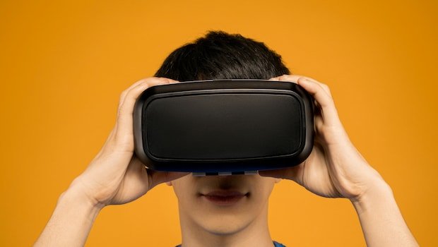 Taste Food In Virtual Reality? Scientists Develop A Device That Makes It Possible