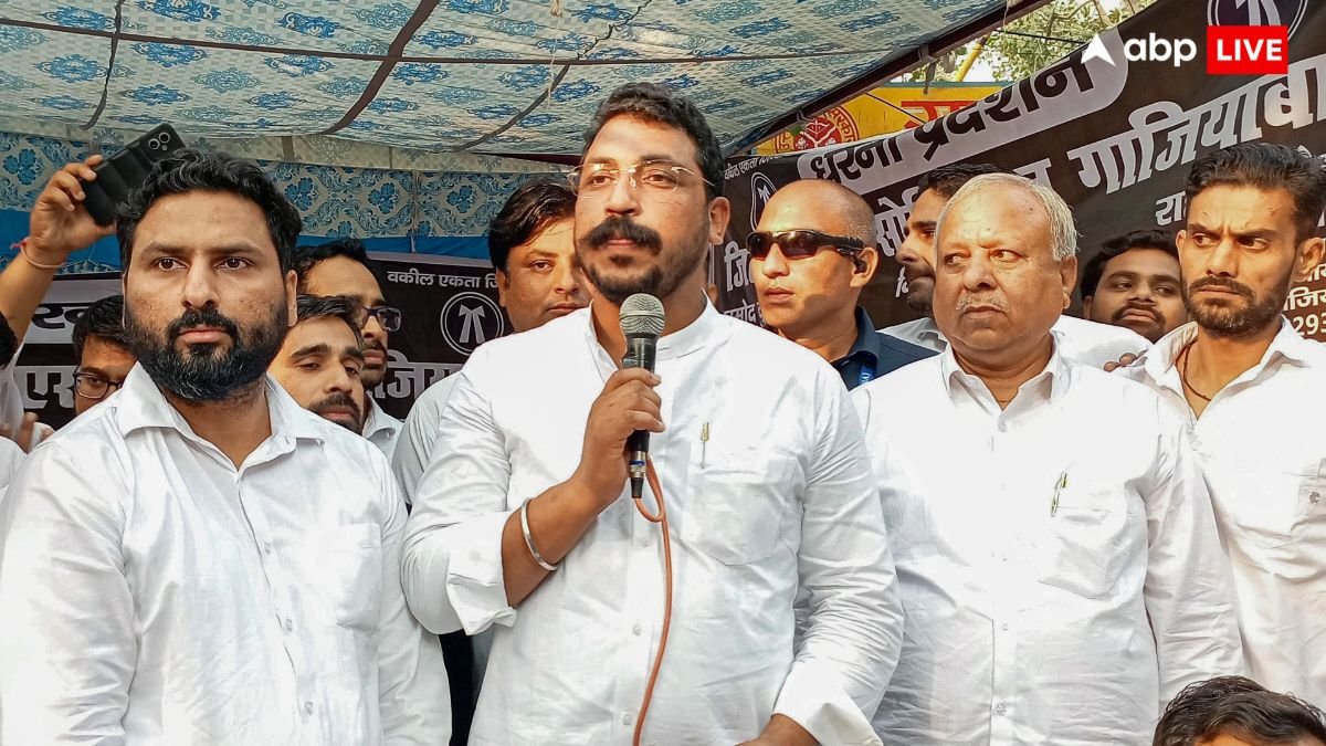 Attack On Chandrashekhar Azad: चंद्रशेखर आजाद के काफिले पर जानलेवा हमला, नगीना सांसद बोले- ABVP के 250 कार्यकर्ताओं ने...