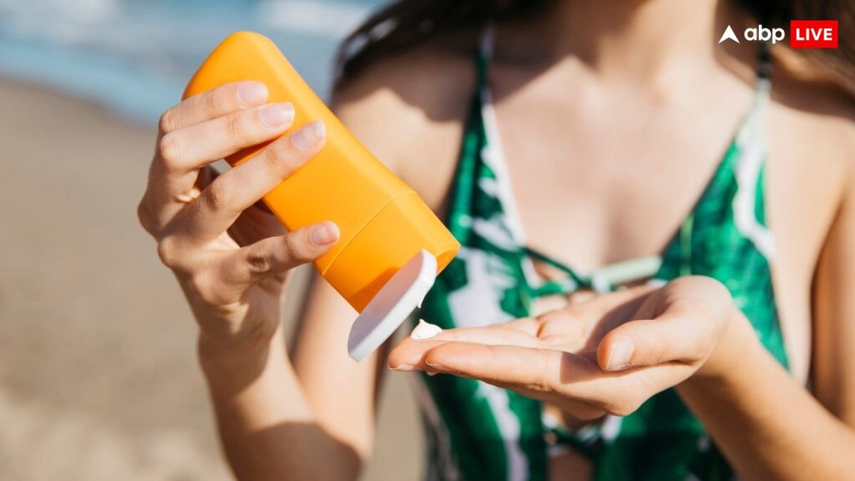 होली पर रंगों से धमाल मचाने से पहले इन दो चीजों का करें इस्तेमाल, वरना स्किन और बालों होगा गंभीर नुकसान