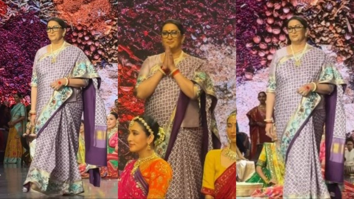 रॉयल लुक में रैंप पर उतरीं स्मृति ईरानी, 26 साल बाद नंगे पैर वॉक कर दिखाया फैशन का जलवा, वीडियो वायरल