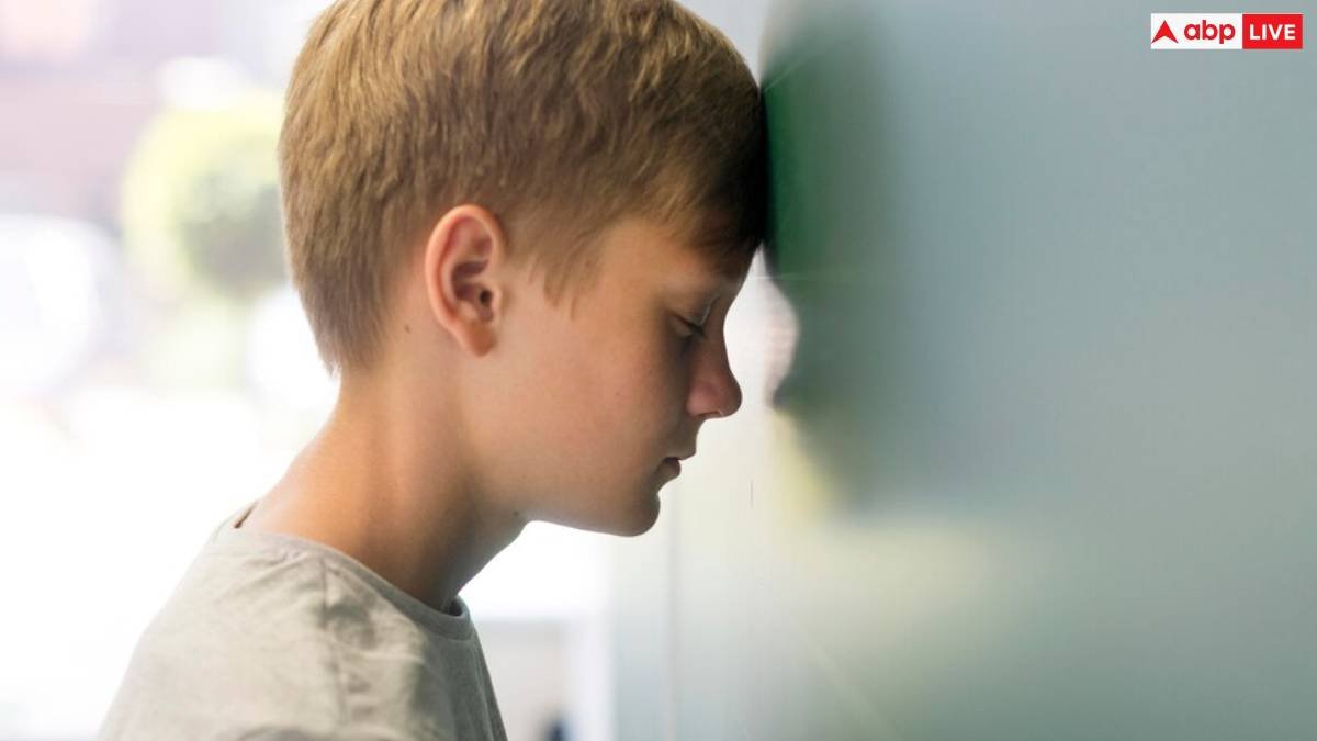 बच्चों में दिख रहे हैं ये संकेत तो समझ लीजिए दिमाग में चल रही है सुसाइड की प्लानिंग, ऐसे कर सकते हैं उसकी मदद