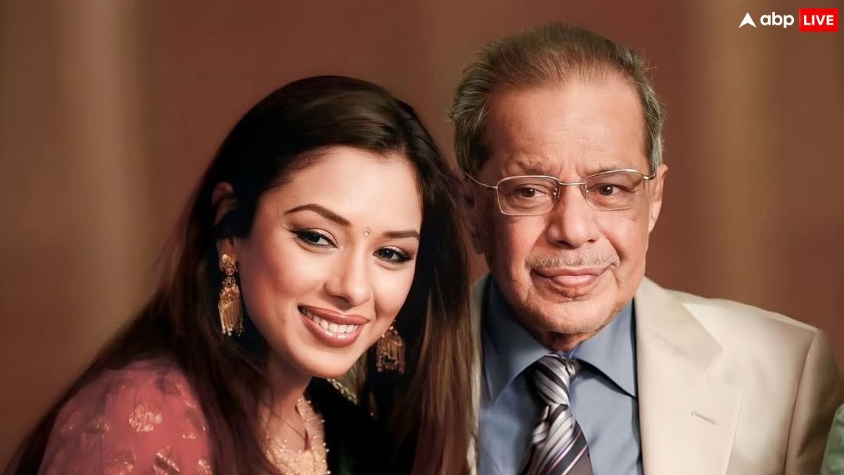 हम यहां पैसे कमाने के लिए नहीं कर्म कमाने आए हैं... पापा को याद कर इमोशनल हुईं रुपाली गांगुली