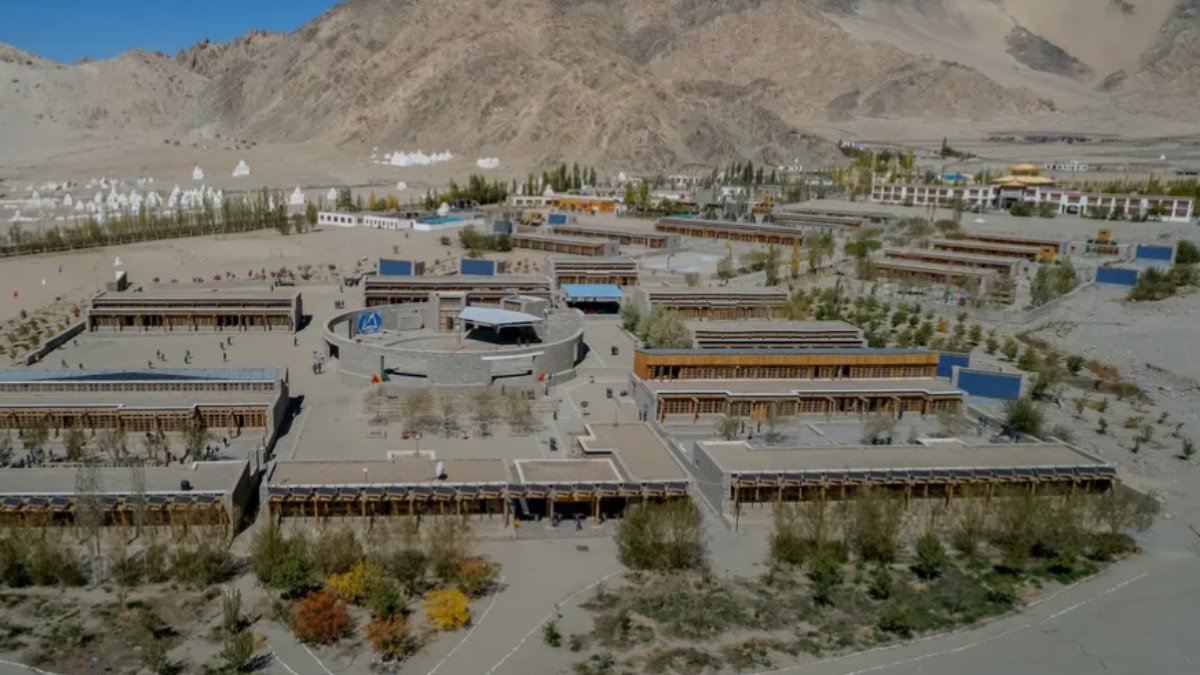 CBSE Affiliation: 3 इडियट्स फेम स्कूल को दो दशक बाद मिली बड़ी सफलता, CBSE से मिली मान्यता