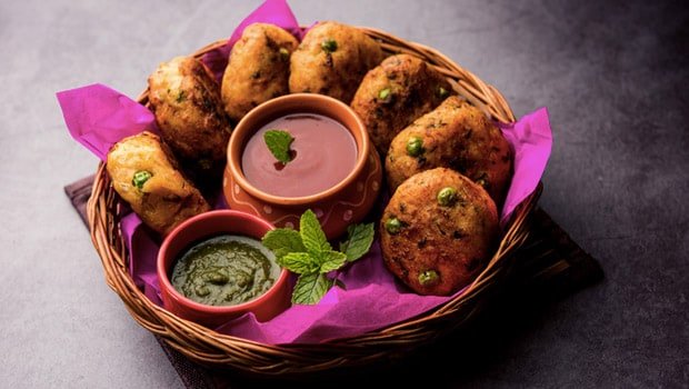 5 Best Crispy Snacks Made With Dal For A Bit Of Both Crunch And Protein