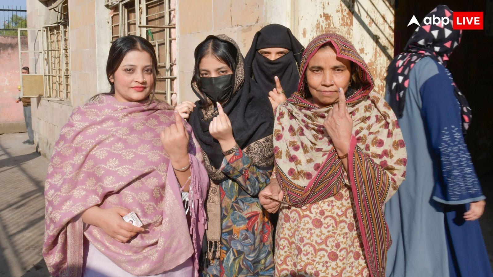 बिहार में BLO को कितनी मिलती है सैलरी, वोटर लिस्ट के अलावा उनके पास क्या-क्या होते हैं काम?