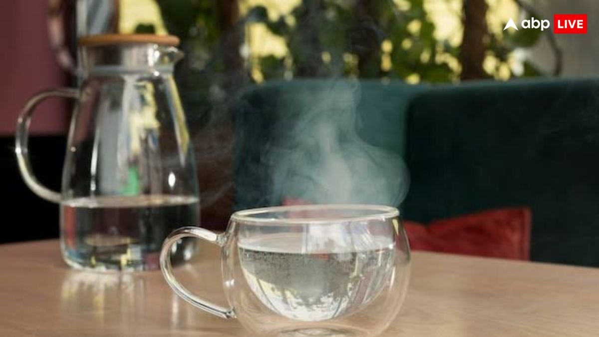 हर किसी के लिए नहीं है फायदेमंद गुनगुना पानी! इन लोगों को करना चाहिए अवॉयड