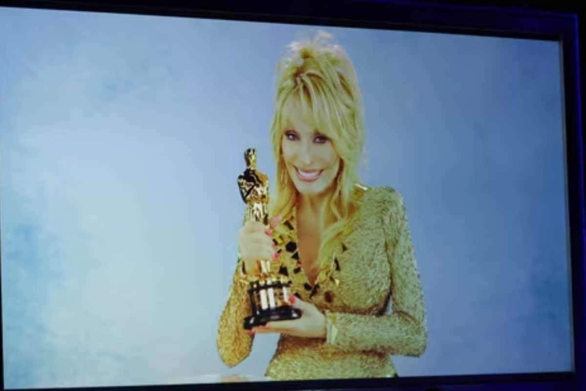 ‘Blessed Beyond Dreams’: Dolly Parton Accepts Honorary Oscar From Home