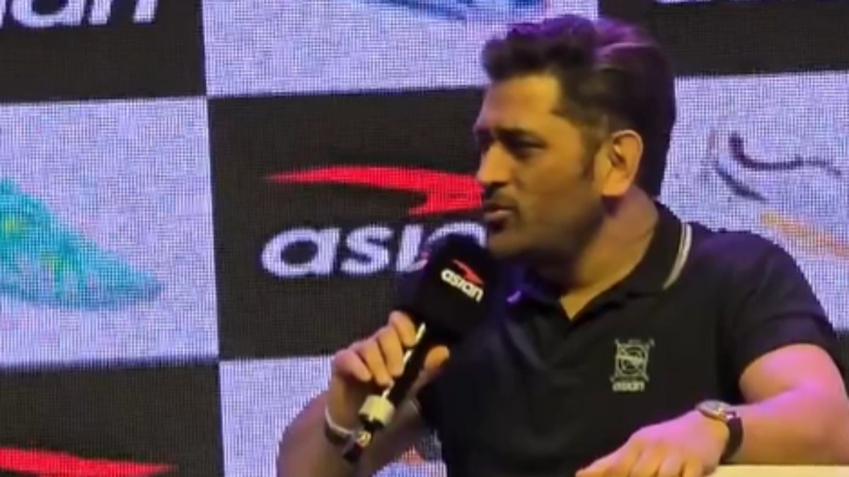 Video: घुटने में जो दर्द होता है..., MS Dhoni ने IPL 2026 में खेलने के सवाल पर दे दिया ऐसा जवाब जो फैन्स को निराश कर देगा