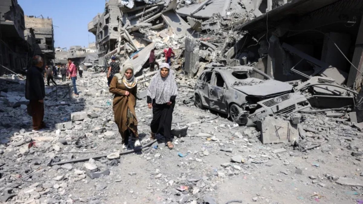 गाजा पर फिर टूटा इजरायल के लड़ाकू जेट का कहर, महिलाओं और बच्चों समेत 33 लोगों की हुई मौत