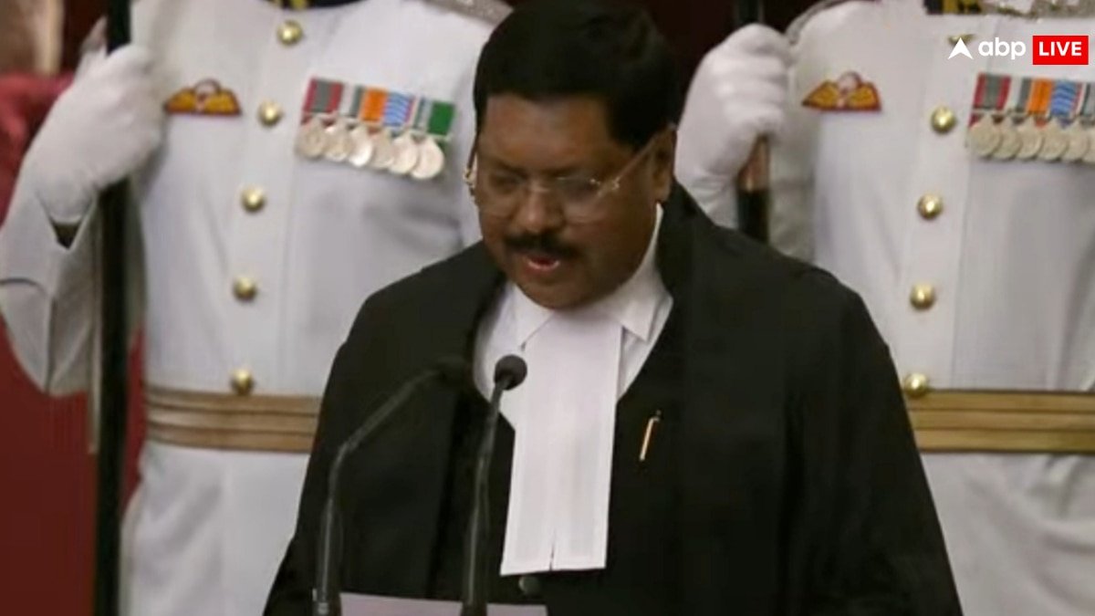 Justice BR Gavai: बीआर गवई ने ली देश के चीफ जस्टिस पद की शपथ, बौद्ध समुदाय से इस पद पर पहुंचने वाले पहले व्यक्ति