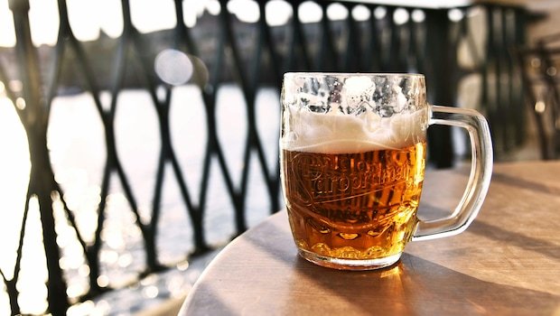 How To Choose The Perfect Beer For Every Moment: From Summer Beach Days To Dinner Parties And BBQ