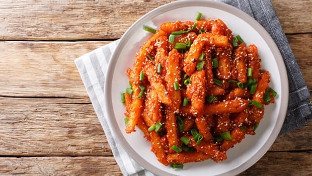 8 Must-Have Ingredients For Authentic Indo-Chinese Cooking