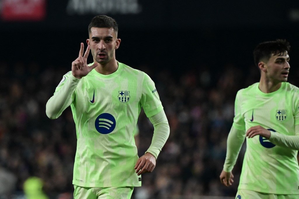 Torres Treble Powers Barcelona Past Valencia Into Copa Del Rey Semis