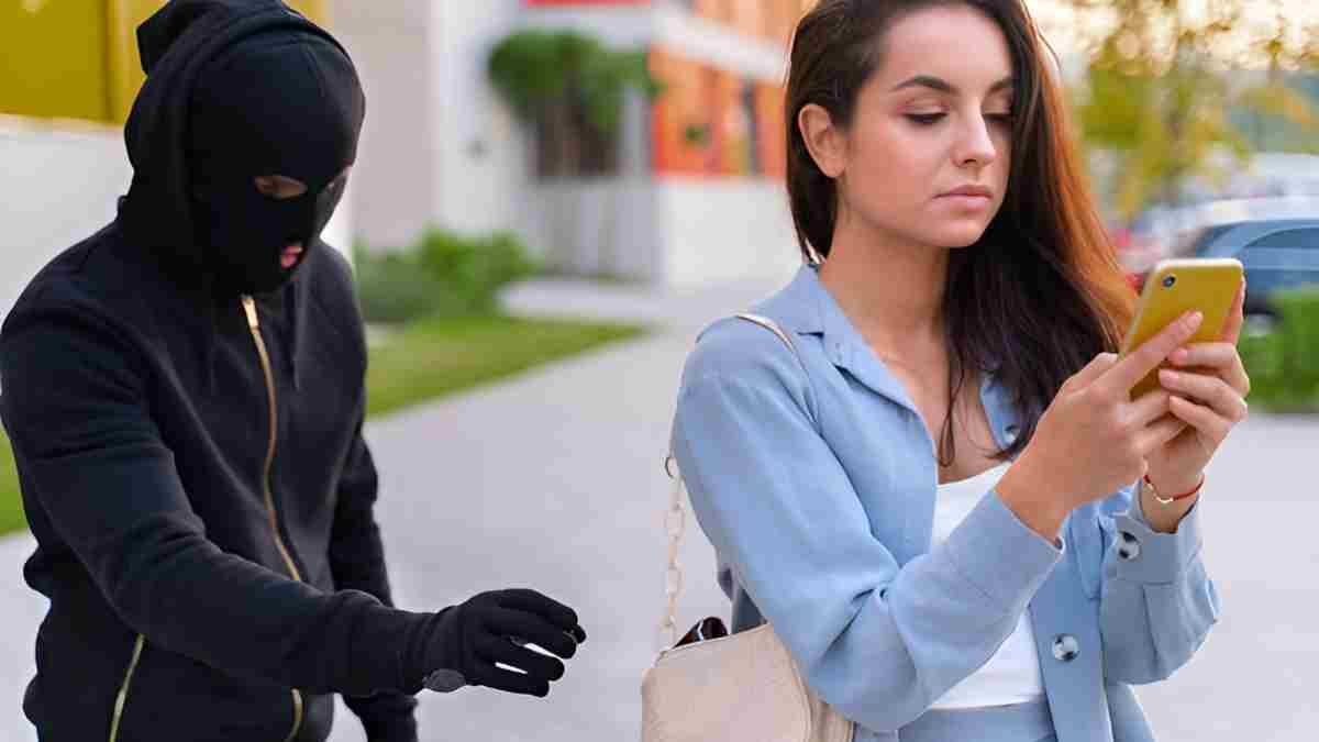 ट्रेन में मोबाइल हो गया चोरी? अब ऐप की मदद से फटाफट मिलेगा वापस, रेलवे ने शुरू की नई सुविधा