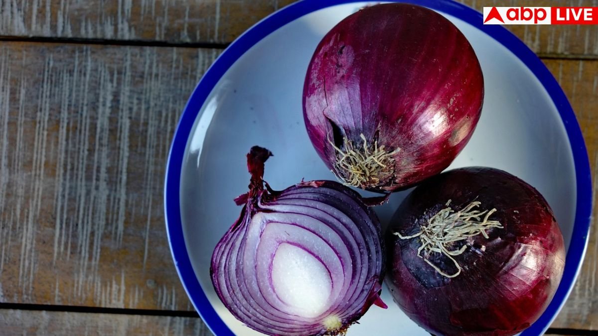 प्याज काटने के बाद आंखों में क्यों आते हैं आंसू, जानें इसके पीछे कैसे काम करता है साइंस?