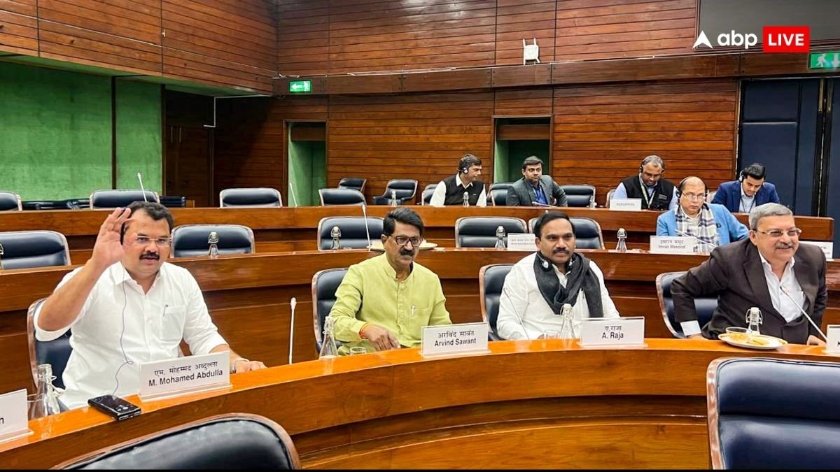 अल्पसंख्यक और बहुसंख्यकों के लिए अलग-अलग कानून बनाना चाहती है सरकार! JPC ने दी वक्फ संशोधन बिल को मंजूरी तो भड़के विपक्षी सांसद