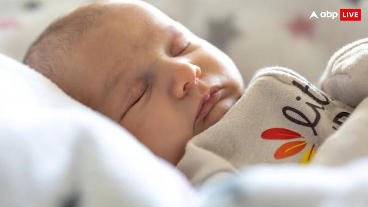 दूध पीते ही सो क्यों जाते हैं छोटे बच्चे? मेडिकल साइंस से जानिए वजह