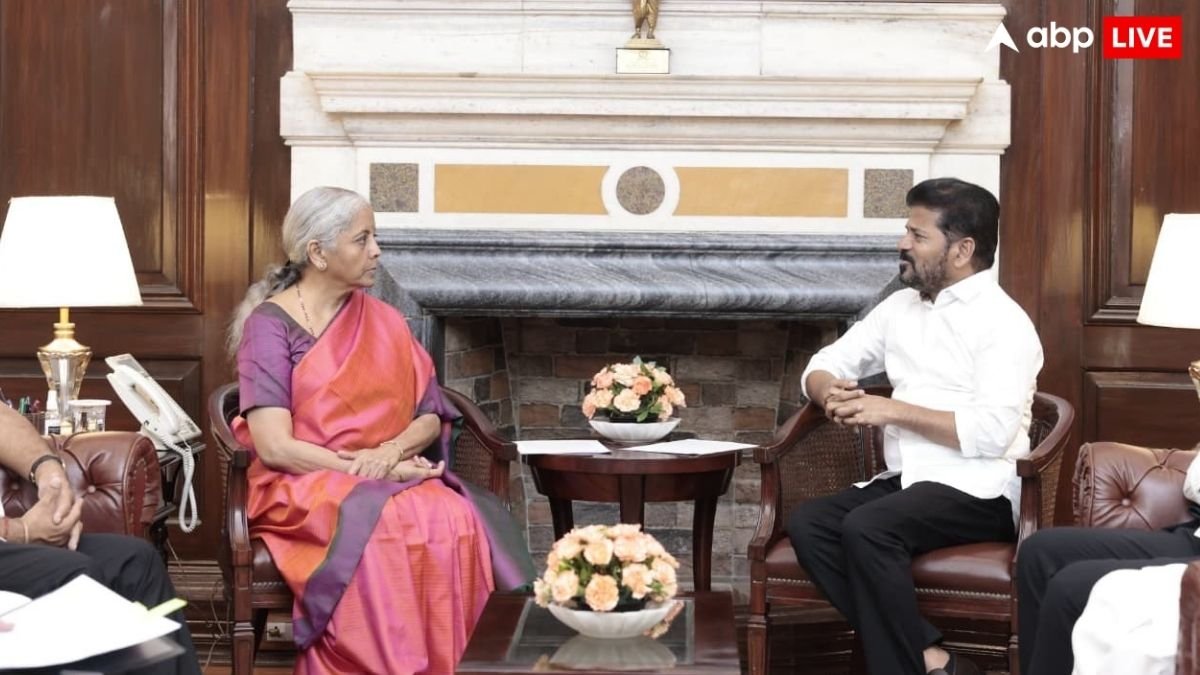 तेलंगाना में यंग इंडिया स्कूलों पर 21,000 करोड़ खर्च, CM रेवंत रेड्डी ने निर्मला सीतारमण से की मुलाकात