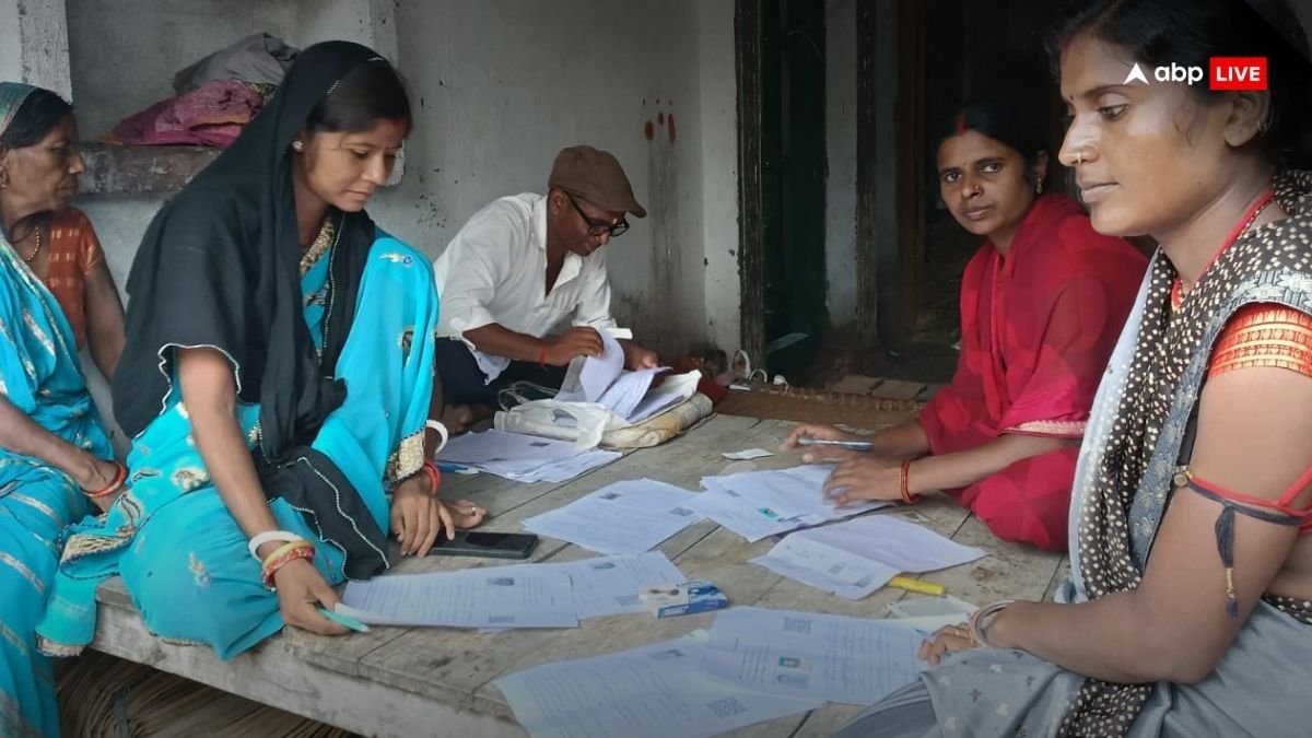 SIR का विरोध कर रहे याचिकाकर्ताओं से बोला सुप्रीम कोर्ट- अभी रोक की जरूरत नहीं, अगर आपसे सहमत हुए तो पूरी प्रक्रिया..