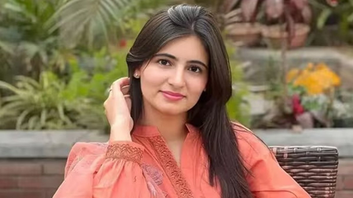 International Womens Day 2025: पहली ही कोशिश में UPSC पास कर बनी IAS, जानिए IGNOU से पासआउट स्टूडेंट की Success Story