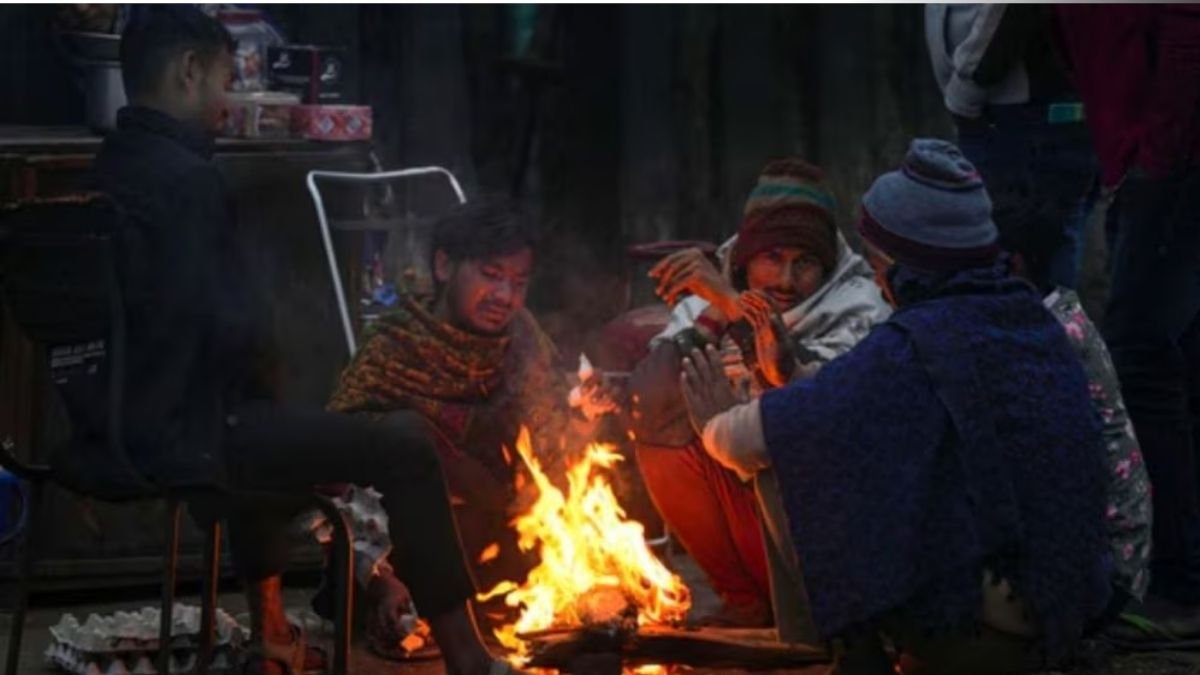 Weather Forecast Today: समंदर से उठ रहीं चक्रवाती हवाएं, बारिश और कोहरे के साथ लौटेगी ठंड, यूपी-दिल्ली, बिहार-राजस्थान समेत देशभर का मौसम