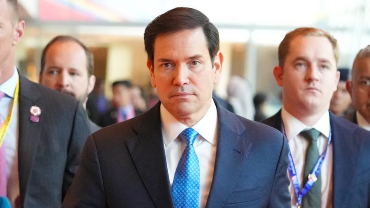 विदेशी ट्रक ड्राइवर्स के वीजा पर अमेरिका ने लगाई रोक, जानें ये फैसला भारतीयों के लिए क्यों है बड़ा झटका