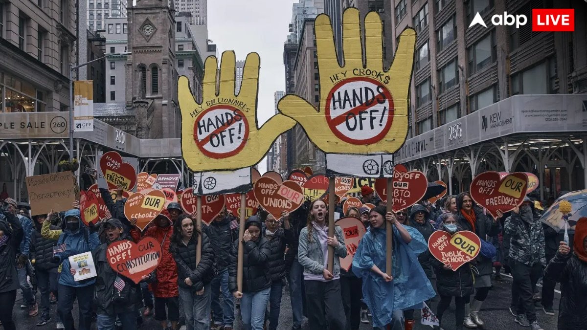 डोनाल्ड ट्रंप और एलन मस्क के खिलाफ फूटा लोगों का गुस्सा! अमेरिका में 1200 जगहों पर हैंड्स ऑफ प्रोटेस्ट