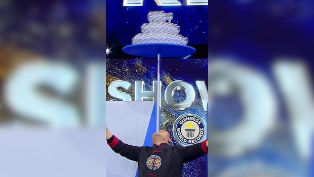 Watch: Man Balances 150 Wine Glasses On His Chin, Makes World Record